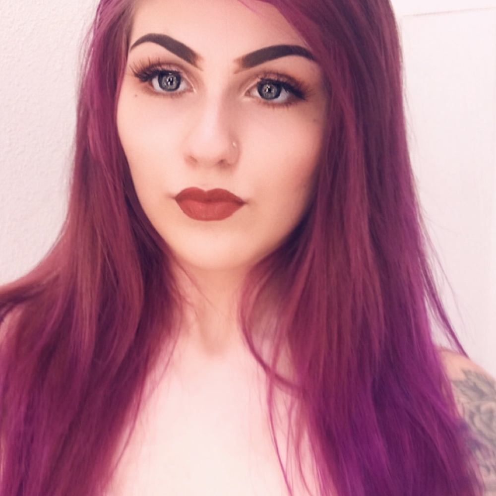Meet your Posher, Clarissa